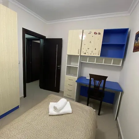 2nd Floor Apartamento Tirana